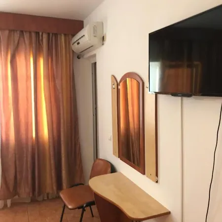 Flavia Gazde/Camere de închiriat Costineşti